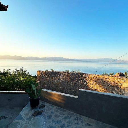 Апартаменты Fteri Stone House In Platanos, Akrata Экстерьер фото